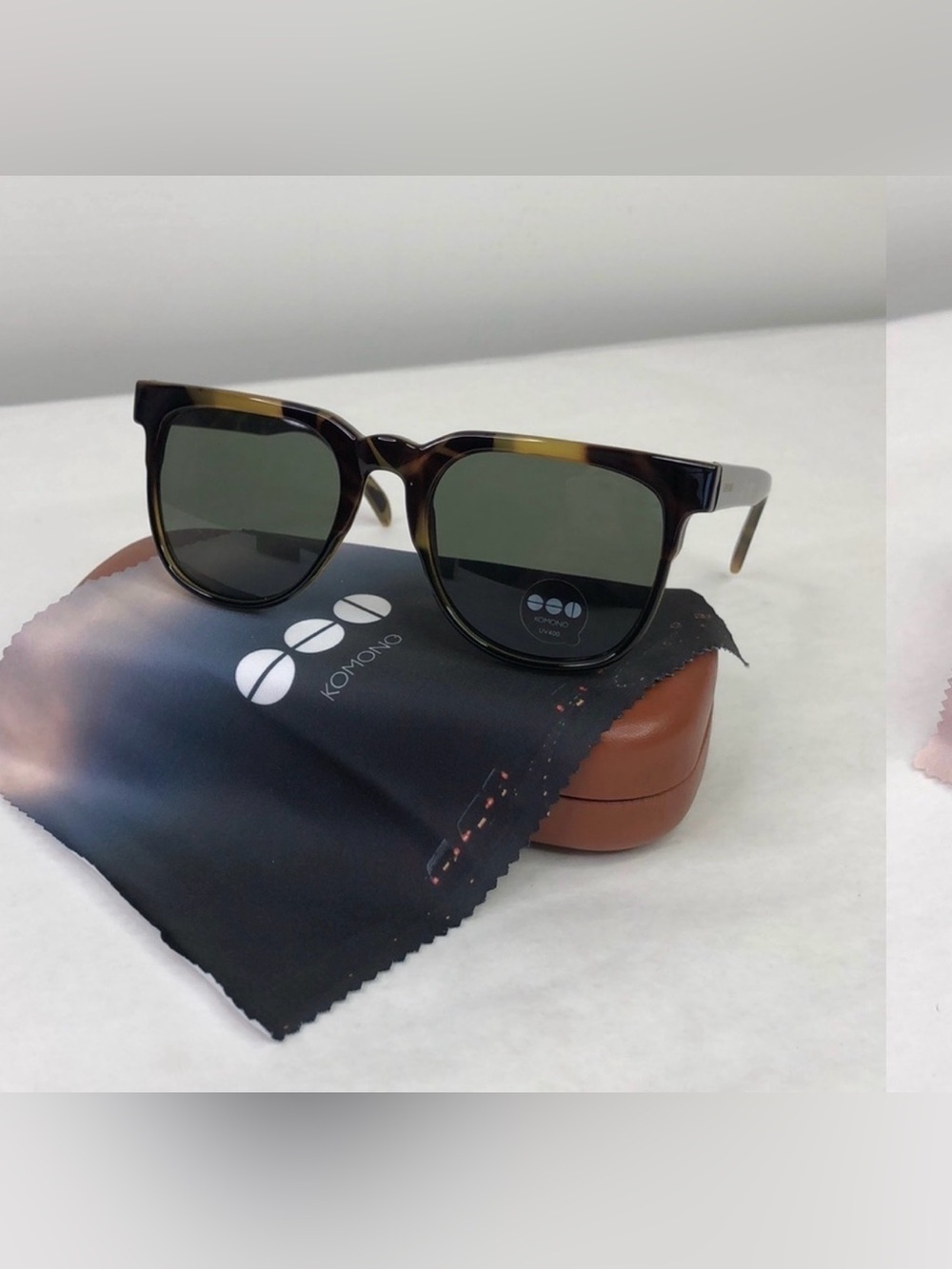 KOMONO Men’s Tortoiseshell Sunglasses with Green Lenses Riviera - Picture 2 of 7